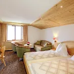 Hotel Restaurant Alpina 3*